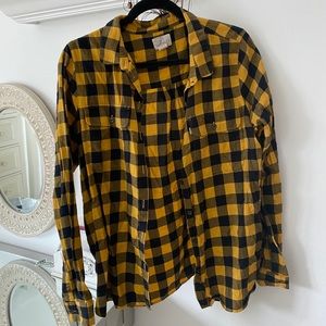 Black and yellow Levi’s flannel